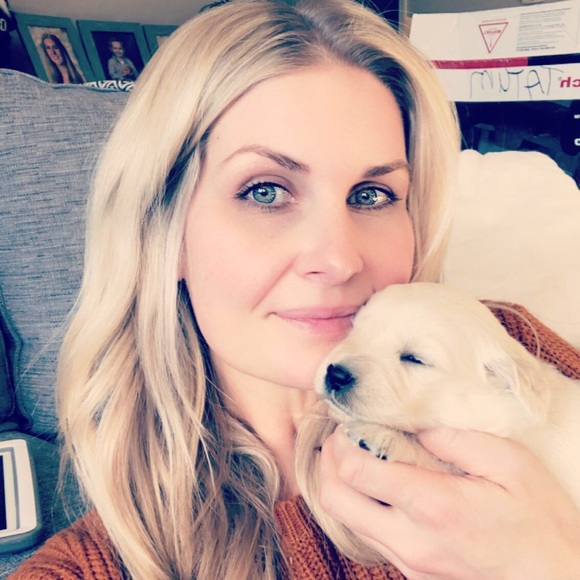 Meet your Posher, Tori - Picture 3 of 3